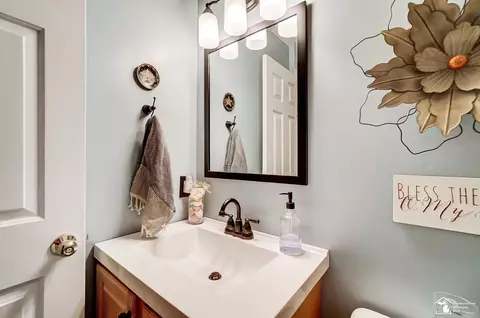 Bath - 6785 Lockmill, Temperance, MI 48182 photo 1 of 8