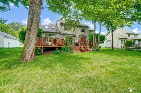 Exterior - 6785 Lockmill, Temperance, MI 48182 photo 4 of 13