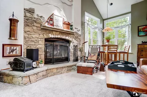 Living - 6785 Lockmill, Temperance, MI 48182 photo 4 of 6