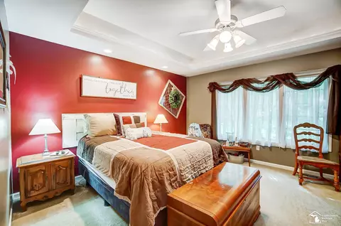 Bedroom - 6785 Lockmill, Temperance, MI 48182 photo 2 of 7