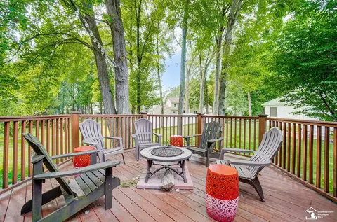 Exterior - 6785 Lockmill, Temperance, MI 48182 photo 8 of 13