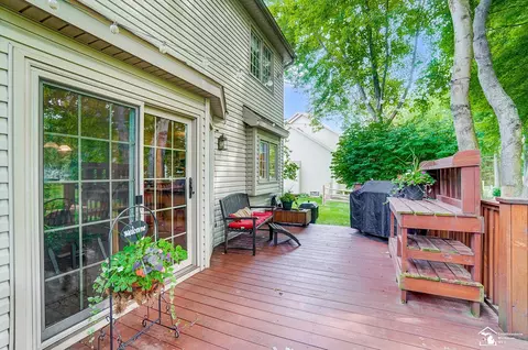 Exterior - 6785 Lockmill, Temperance, MI 48182 photo 10 of 13