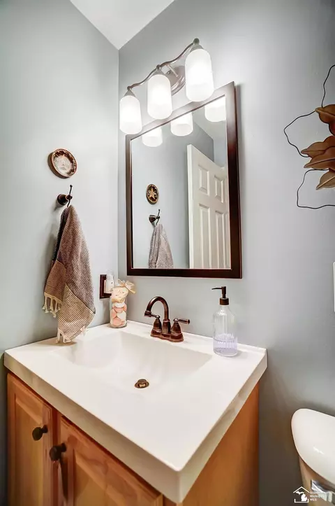 Bath - 6785 Lockmill, Temperance, MI 48182 photo 2 of 8