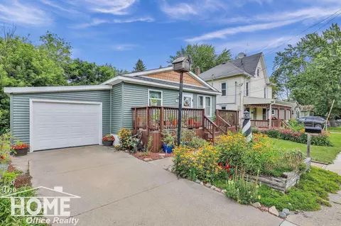109 E Perry, Durand, MI 48429 photo 2