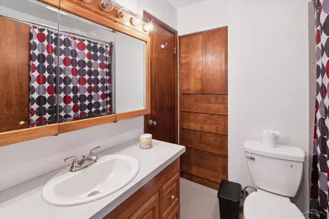 Bath - 422 Norbert, Hemlock, MI 48626 photo 1 of 2