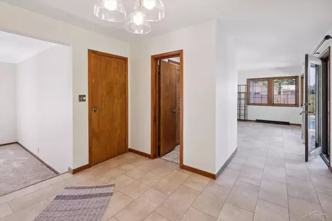 Entry Way - 422 Norbert, Hemlock, MI 48626 photo 3 of 3