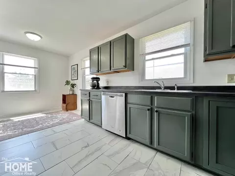 1820 Alpha St, Lansing, MI 48910 photo 7