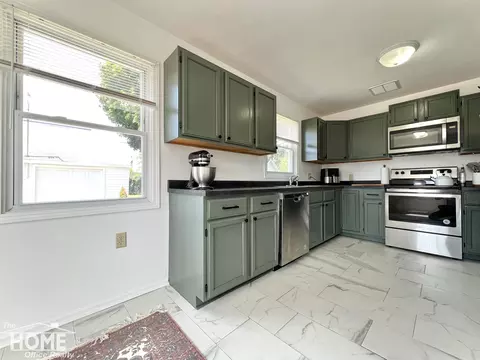 1820 Alpha St, Lansing, MI 48910 photo 4