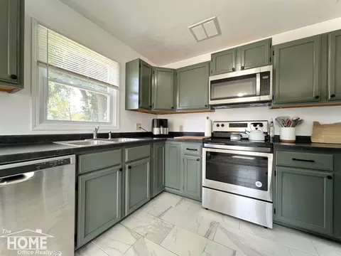 1820 Alpha St, Lansing, MI 48910 photo 5
