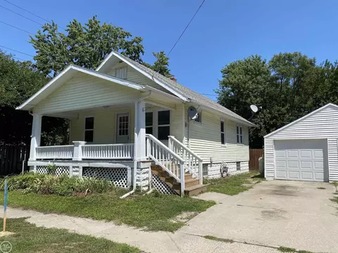 1916 11th, Port Huron, MI 48060