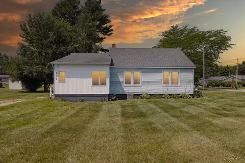 201 W 3rd, Gladwin, MI 48624