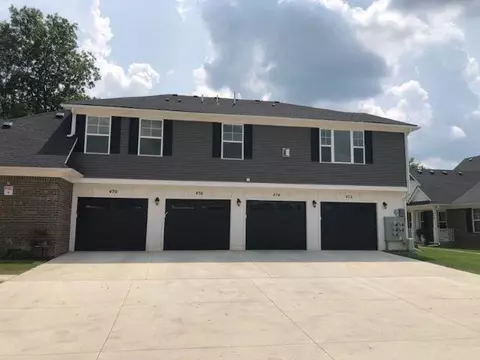 472 Maple Cv #28, Saline, MI 48176