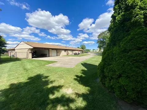 29401 Park Pl, Warren, MI 48093
