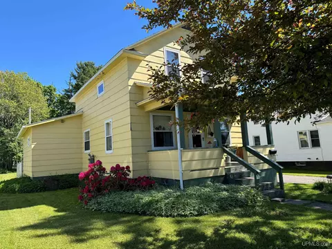 631 N Third St, L'anse, MI 49946