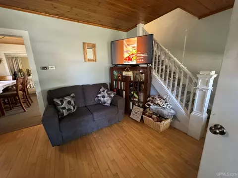 631 N Third St, L'anse, MI 49946 photo 3