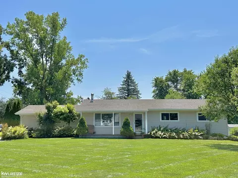 21750 Armada Ctr, Armada, MI 48005
