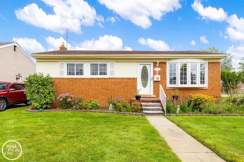 24804 Johnston, Eastpointe, MI 48021