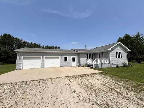 5826 River # W, Manistique, MI 49854