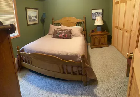 Bedroom - 4680 Clendening, Gladwin, MI 48624 photo 4 of 8