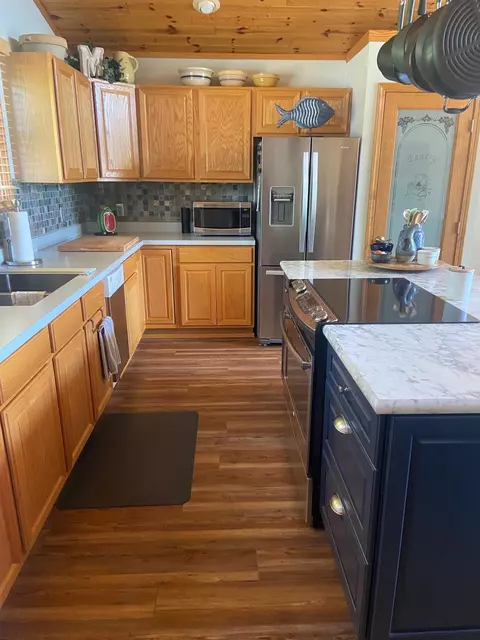 Kitchen - 4680 Clendening, Gladwin, MI 48624 photo 1 of 4