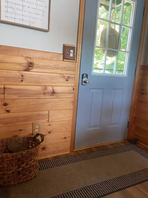Entry Way - 4680 Clendening, Gladwin, MI 48624 photo 1 of 1