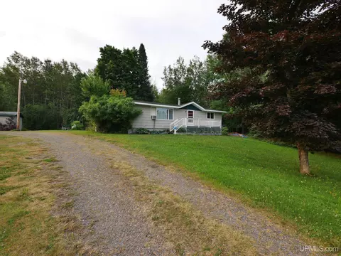 17502 Aura, L'anse, MI 49946