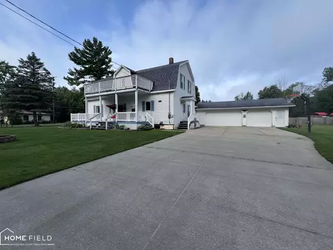 Exterior - 814 Parker, Crystal, MI 48818 photo 2 of 5