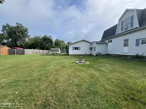 Exterior - 814 Parker, Crystal, MI 48818 photo 4 of 5