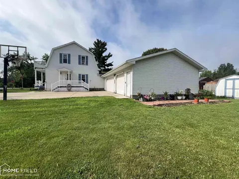 Exterior - 814 Parker, Crystal, MI 48818 photo 5 of 5
