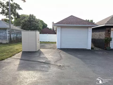 111 Borgess, Monroe, MI 48162 photo 23