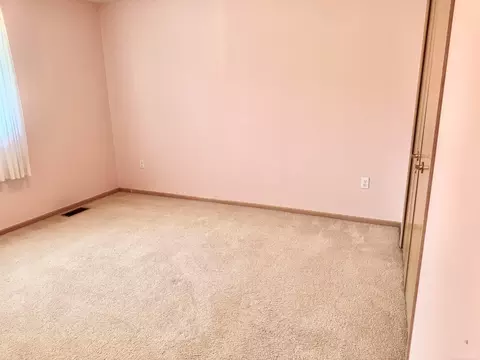 Bedroom - 21755 Sunset, Macomb, MI 48044 photo 3 of 3