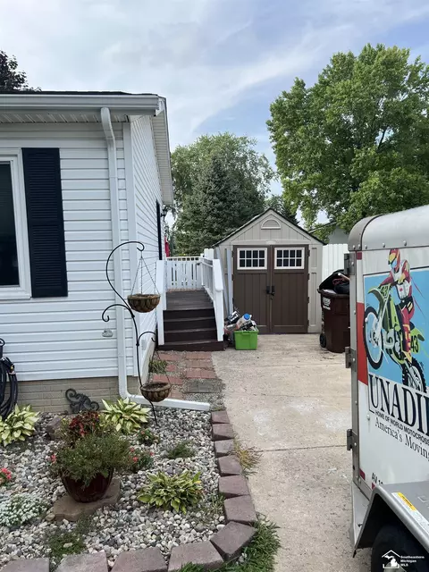 1205 Sunset, Tecumseh, MI 49286 photo 3