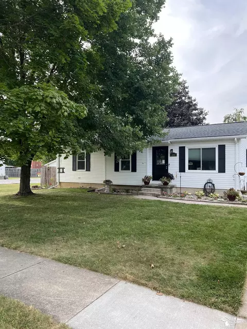 1205 Sunset, Tecumseh, MI 49286 photo 2