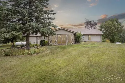 1866 E Townline 16, Pinconning, MI 48650