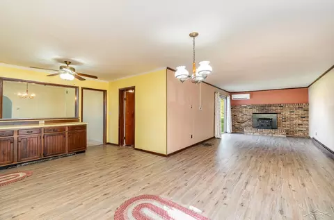Living - 11075 E Burt Rd, Birch Run, MI 48415 photo 2 of 4