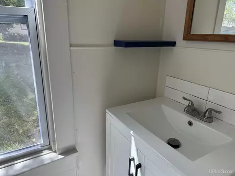 809 E A, Iron Mountain, MI 49801 photo 8