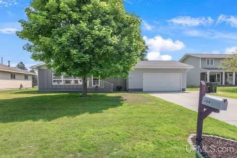 409 S 30th, Escanaba, MI 49829 photo 3