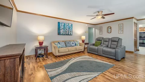 409 S 30th, Escanaba, MI 49829 photo 10