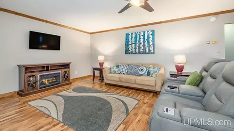 409 S 30th, Escanaba, MI 49829 photo 9