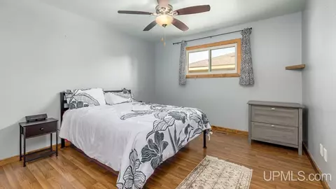 409 S 30th, Escanaba, MI 49829 photo 21