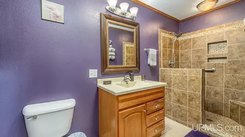 409 S 30th, Escanaba, MI 49829 photo 18