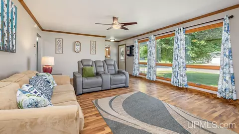 409 S 30th, Escanaba, MI 49829 photo 7