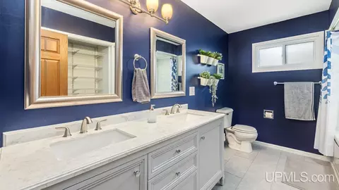409 S 30th, Escanaba, MI 49829 photo 23