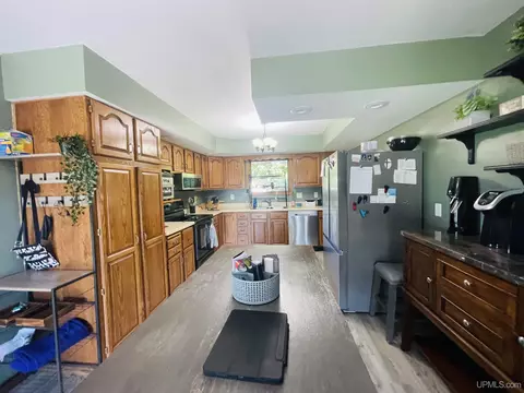409 S 30th, Escanaba, MI 49829 photo 2