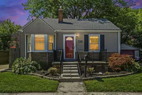 22400 Maxine, Saint Clair Shores, MI 48080
