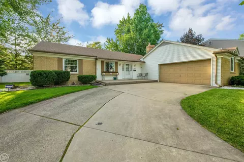 1060 Roslyn, Mount Clemens, MI 48043