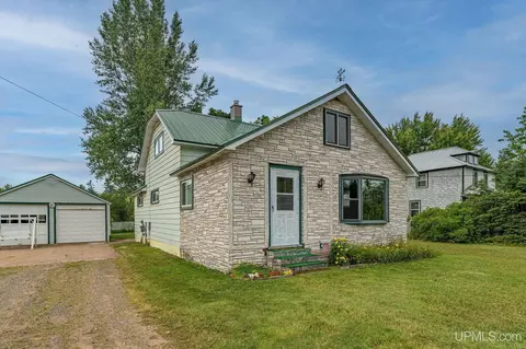 1186 Co Rd 496 SE, Ishpeming, MI 49849