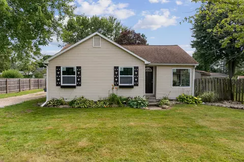 1932 Kilbourn, Owosso, MI 48867