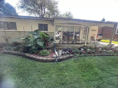 29901 Champine, Saint Clair Shores, MI 48082