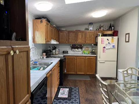 Kitchen - 5437 Darby, Gladwin, MI 48624 photo 2 of 5